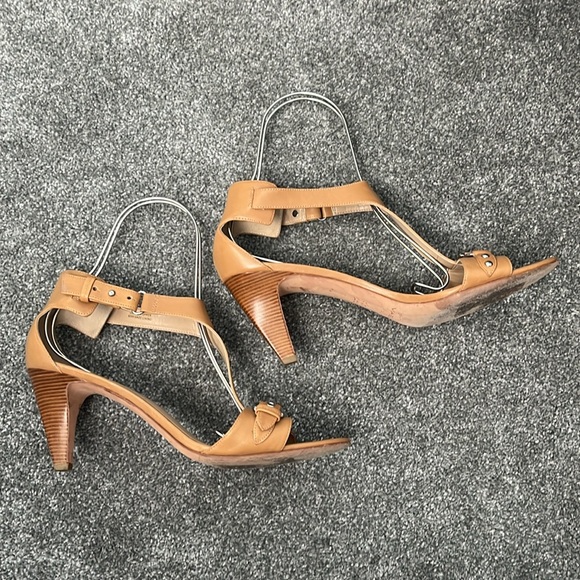 VIA SPIGA - Elegant Tan Leather Sandals with Silver Accents - Women's 11 - Picture 3 of 11